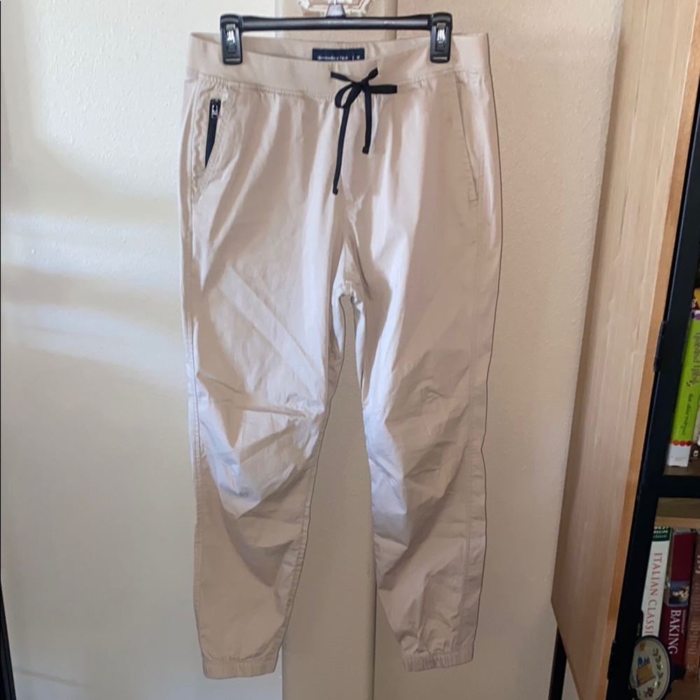 Abercrombie & Fitch stretch Beige Joggers with Drawstring size Medium